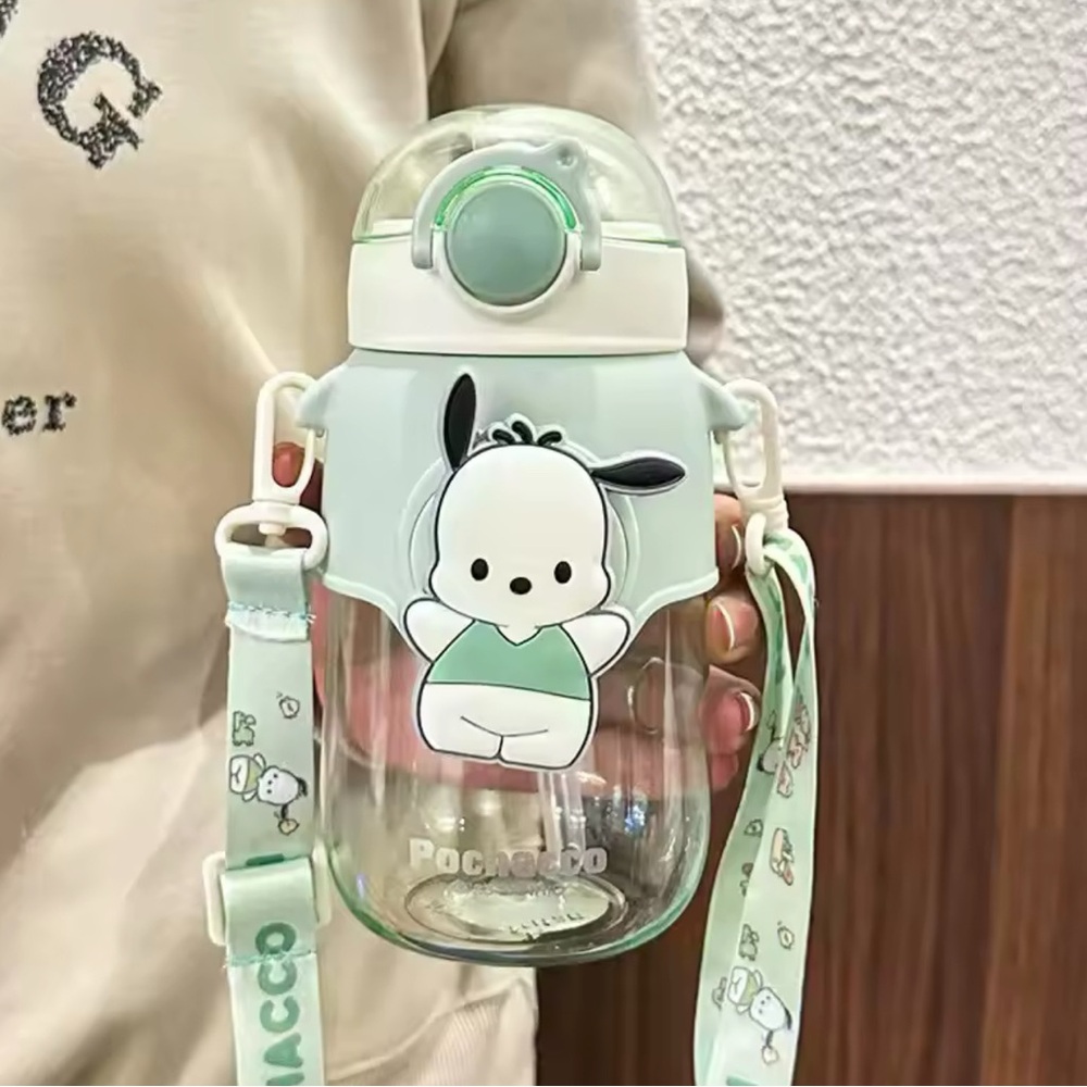 Sanrio 690ml plastic cups